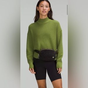 Lululemon Sherpa Belt Bag